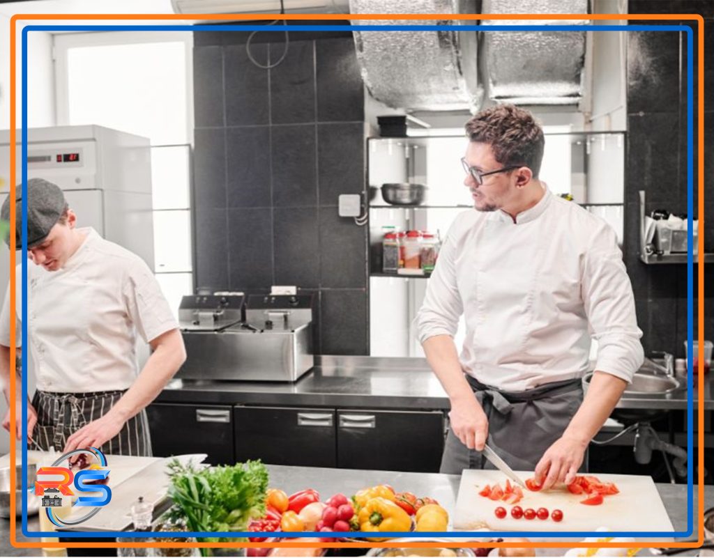 نکات کلیدی آموزش کارکنان برای سرویس دهی بهتر در رستوران 5 مراحل-آموزش-کارکنان-برای-سرویس-دهی-بهتر-در-رستوران